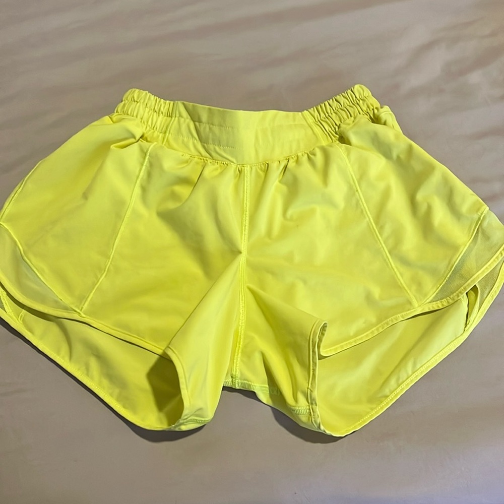 Lululemon size 4 lime green Hottie hots